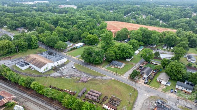 1311 N College Avenue, Newton, NC 28658