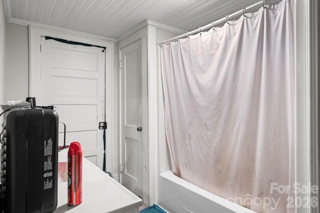1311 N College Avenue, Newton, NC 28658