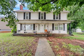1311 N College Avenue, Newton, NC 28658