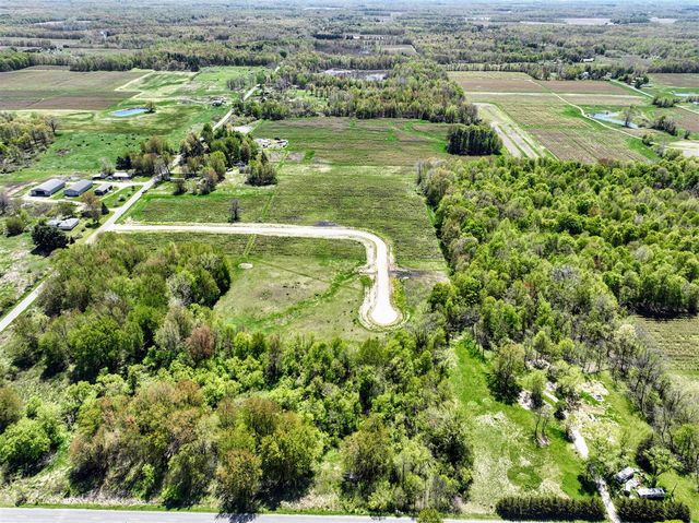 59070 Benny Ct, Grand Junction, MI 49056