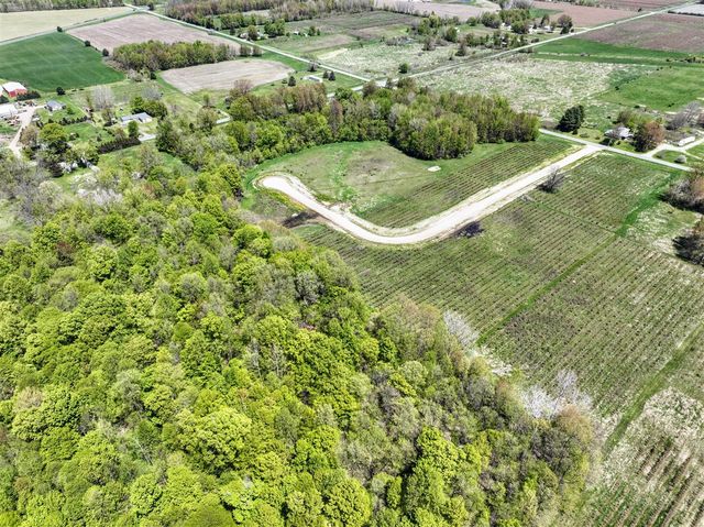 59070 Benny Ct, Grand Junction, MI 49056