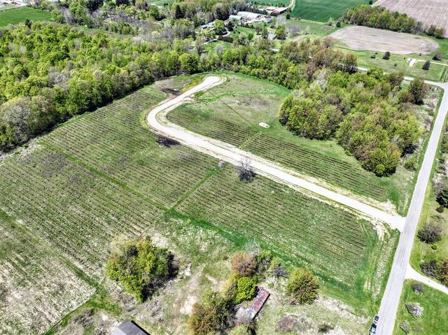 59070 Benny Ct, Grand Junction, MI 49056