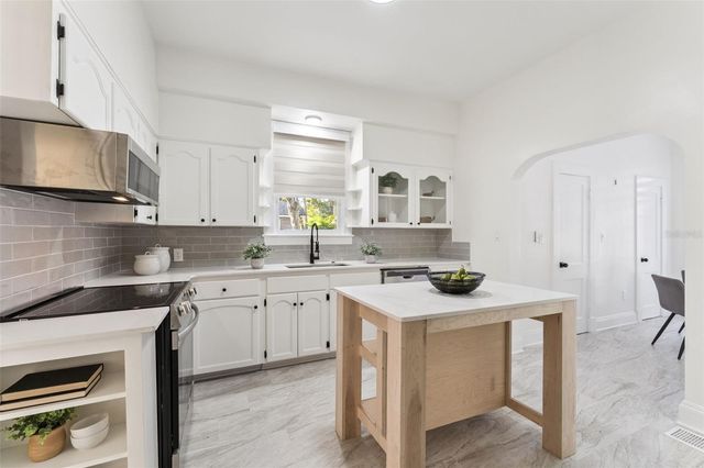 803 E HARWOOD STREET, Orlando, FL 32803