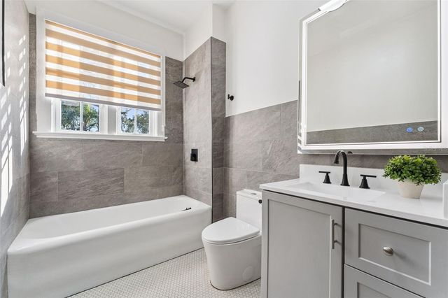 803 E HARWOOD STREET, Orlando, FL 32803