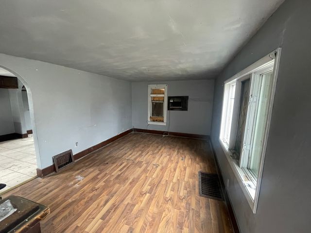 261 N 6th Avenue, Kankakee, IL 60901