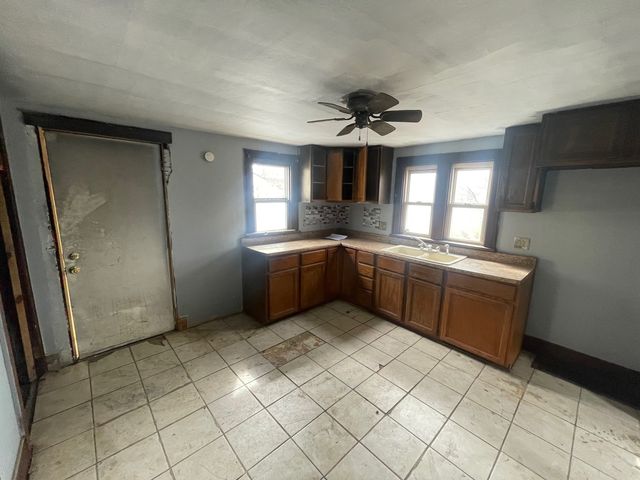 261 N 6th Avenue, Kankakee, IL 60901