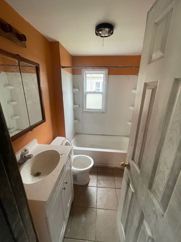 261 N 6th Avenue, Kankakee, IL 60901