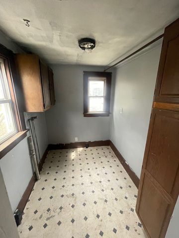 261 N 6th Avenue, Kankakee, IL 60901