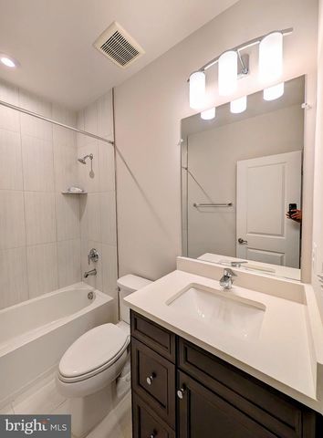 43176 BITTER PERSIMMON CT, Centreville, VA 20120