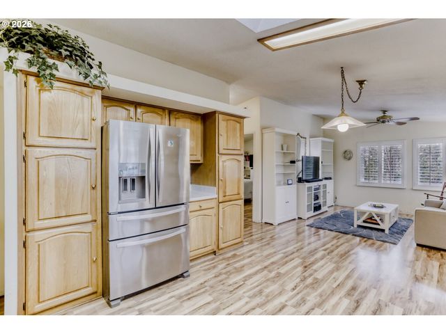 32460 Se VALENTINE Ln, Eagle Creek, OR 97022