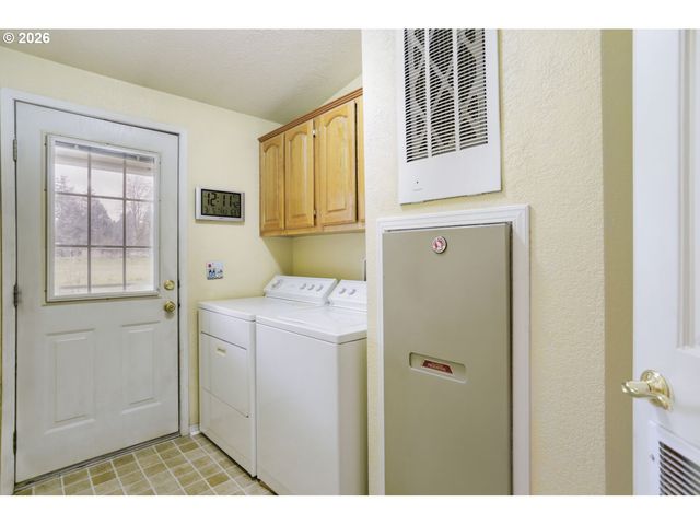 32460 Se VALENTINE Ln, Eagle Creek, OR 97022