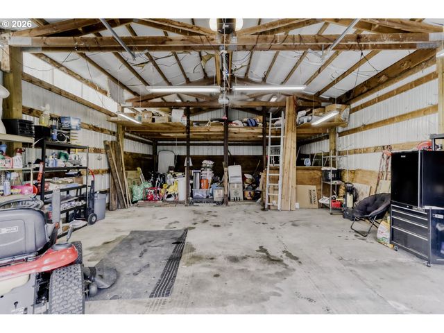 32460 Se VALENTINE Ln, Eagle Creek, OR 97022