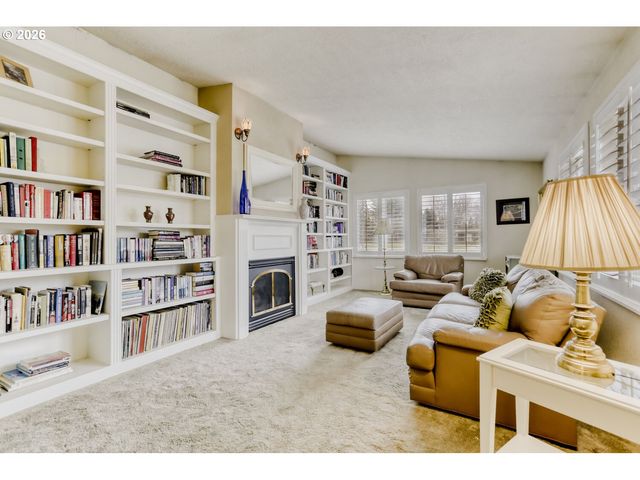 32460 Se VALENTINE Ln, Eagle Creek, OR 97022