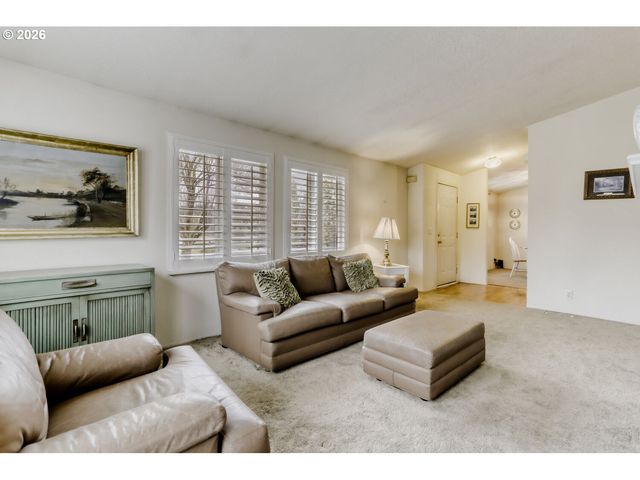 32460 Se VALENTINE Ln, Eagle Creek, OR 97022