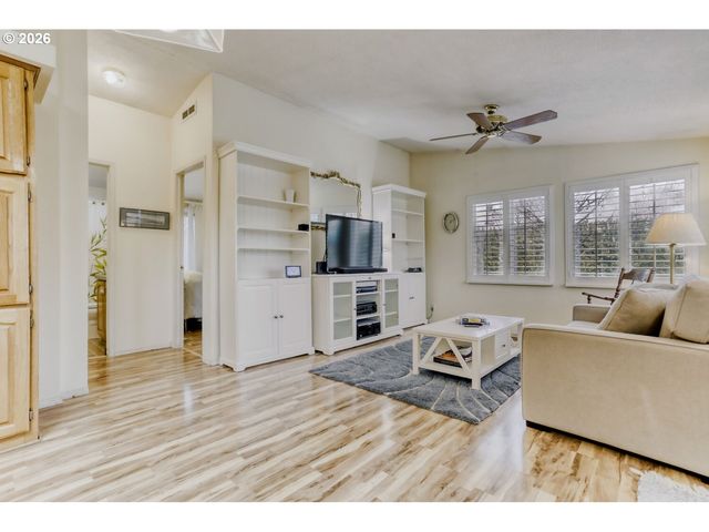 32460 Se VALENTINE Ln, Eagle Creek, OR 97022