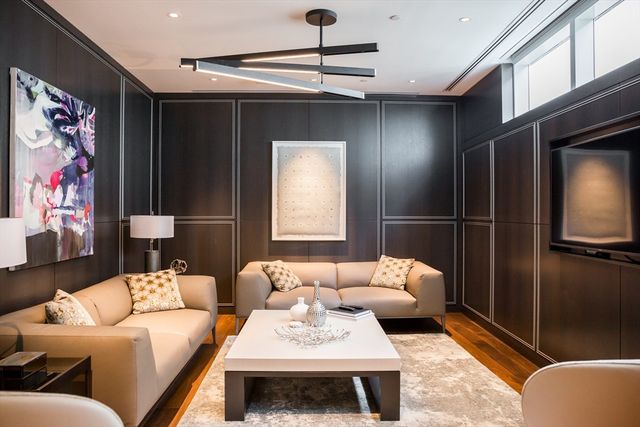 188 Brookline Ave 24B, Boston, MA 02215