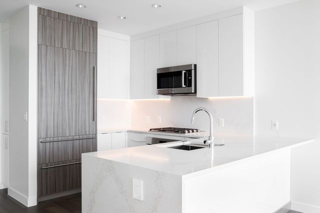 188 Brookline Ave 24B, Boston, MA 02215