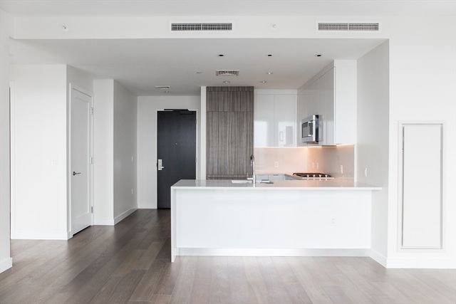 188 Brookline Ave 24B, Boston, MA 02215
