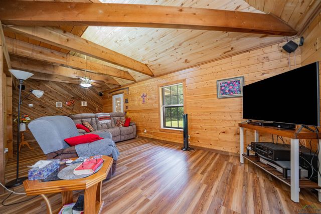 2586 Mount Pisgah Rd, Kilgore, TX 75662