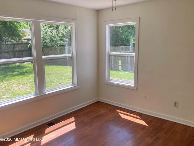 567 Robinhood Road, Jackson, MS 39206