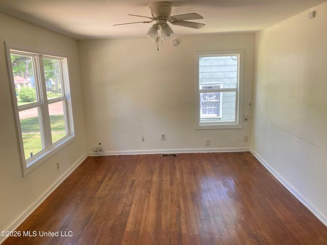 567 Robinhood Road, Jackson, MS 39206