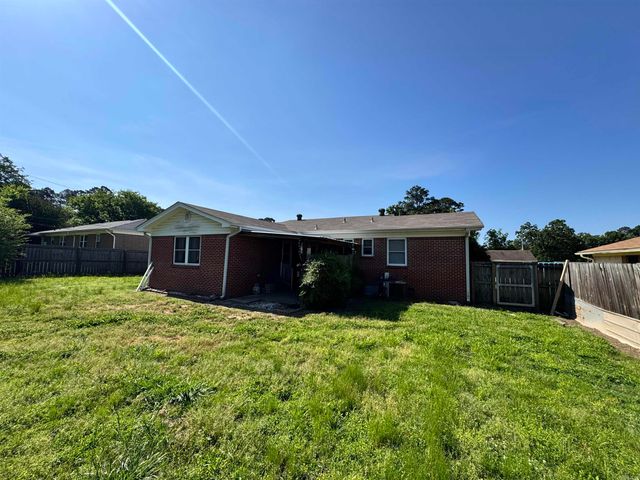 1330 Glenmere Circle, Malvern, AR 72104