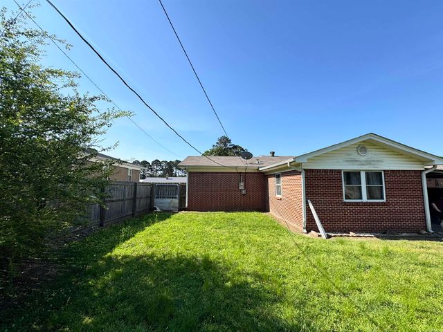 1330 Glenmere Circle, Malvern, AR 72104