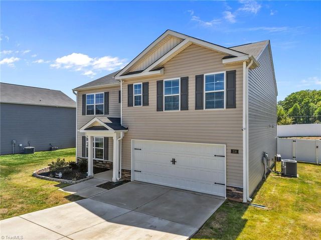 218 Birch Tree Way, Mayodan, NC 27027