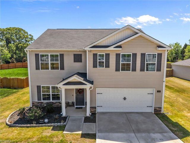 218 Birch Tree Way, Mayodan, NC 27027