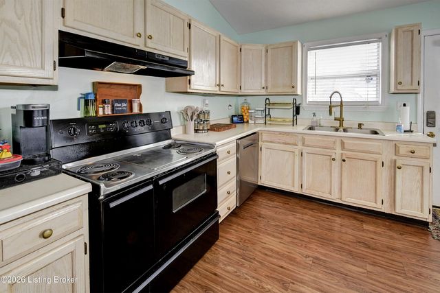 7715 Texlyn Ct, Louisville, KY 40258