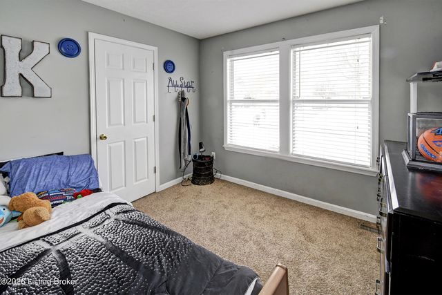 7715 Texlyn Ct, Louisville, KY 40258