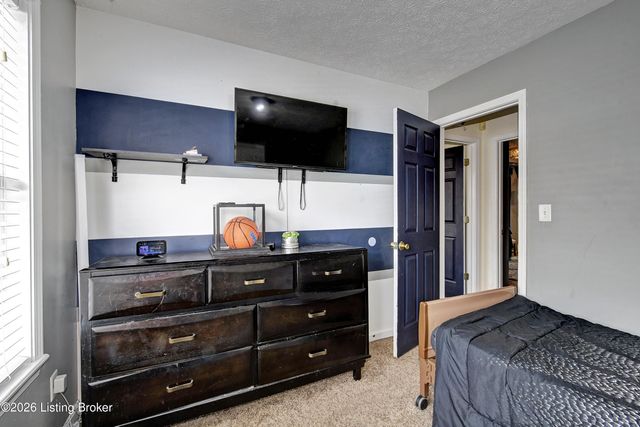 7715 Texlyn Ct, Louisville, KY 40258