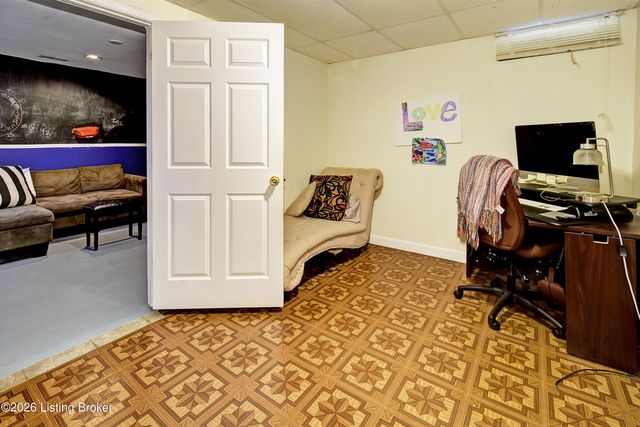 7715 Texlyn Ct, Louisville, KY 40258