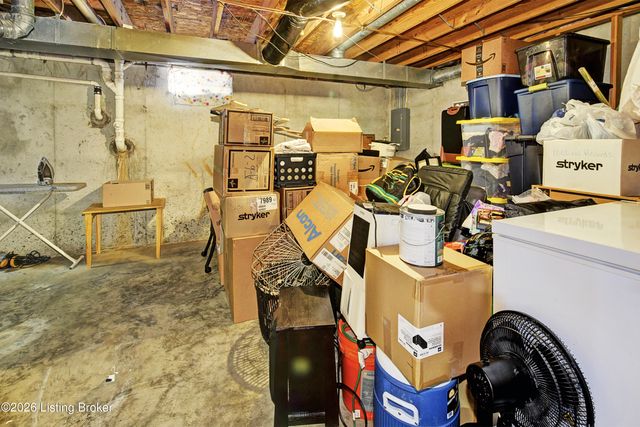 7715 Texlyn Ct, Louisville, KY 40258