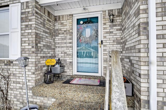 7715 Texlyn Ct, Louisville, KY 40258