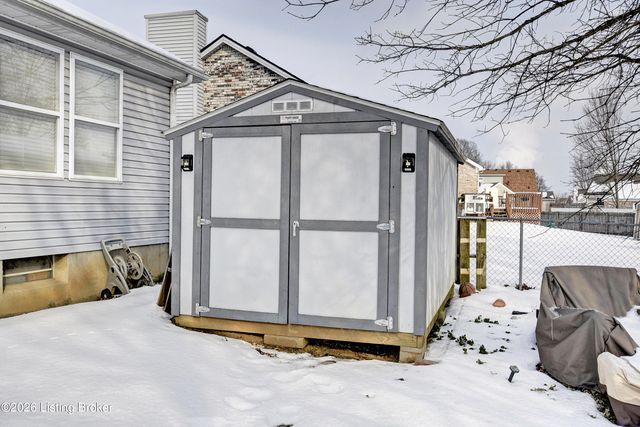 7715 Texlyn Ct, Louisville, KY 40258