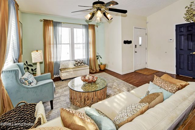 7715 Texlyn Ct, Louisville, KY 40258