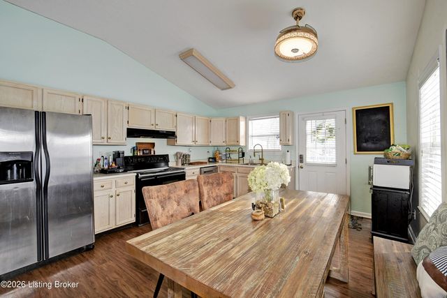 7715 Texlyn Ct, Louisville, KY 40258