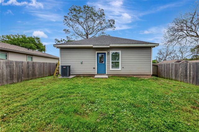 2030 Rosalee Street, La Marque, TX 77568