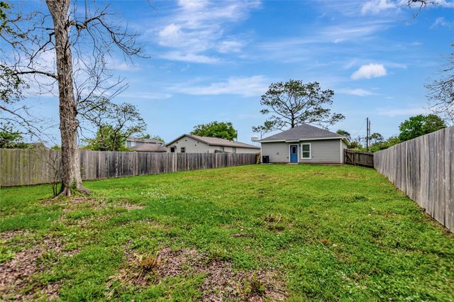 2030 Rosalee Street, La Marque, TX 77568