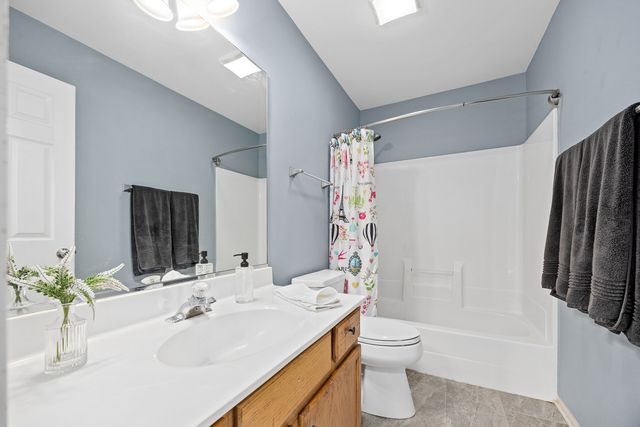 1255 Chicory Lane, Naperville, IL 60564