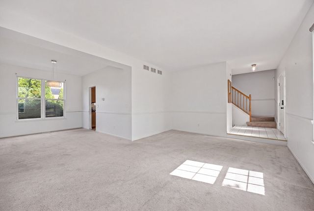 1255 Chicory Lane, Naperville, IL 60564