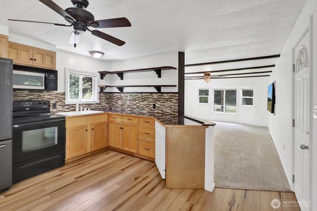 7994 Oregon Trail, Maple Falls, WA 98266