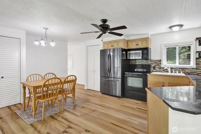 7994 Oregon Trail, Maple Falls, WA 98266