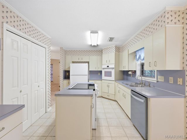 3908 Oak Avenue, Montgomery, AL 36109