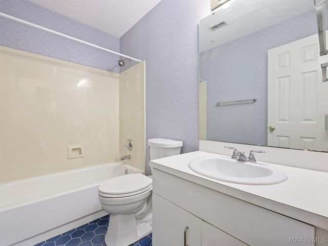 3908 Oak Avenue, Montgomery, AL 36109