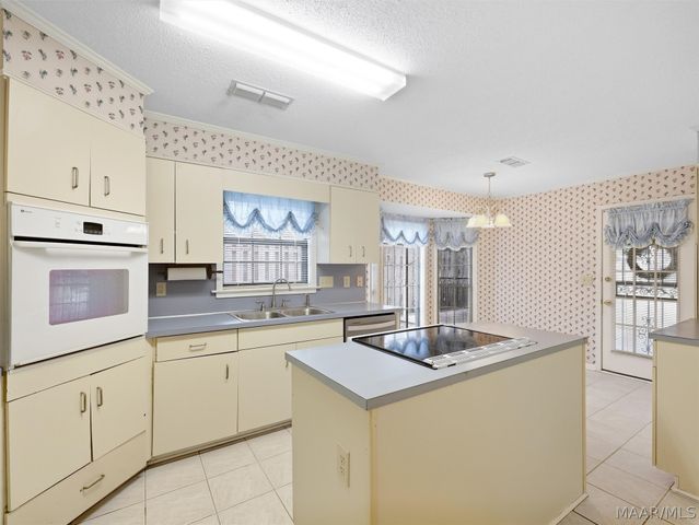 3908 Oak Avenue, Montgomery, AL 36109