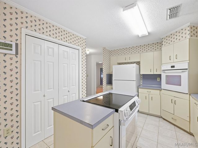 3908 Oak Avenue, Montgomery, AL 36109