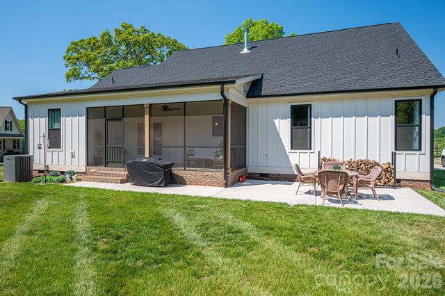 1894 Cline Farm Road, Lincolnton, NC 28092