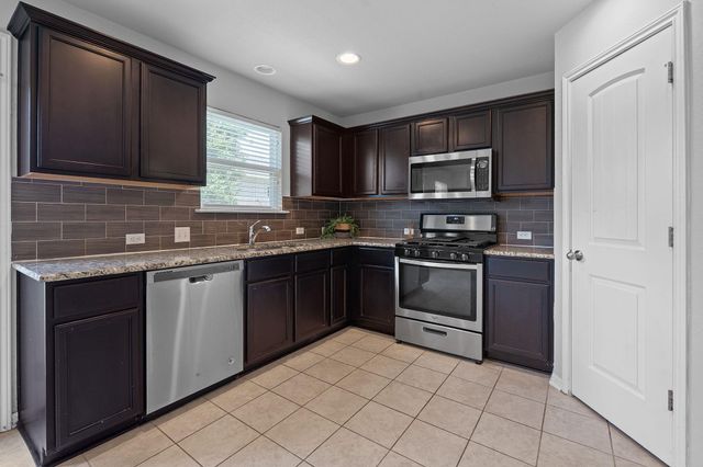 134 Friendship Oak DR, San Marcos, TX 78666